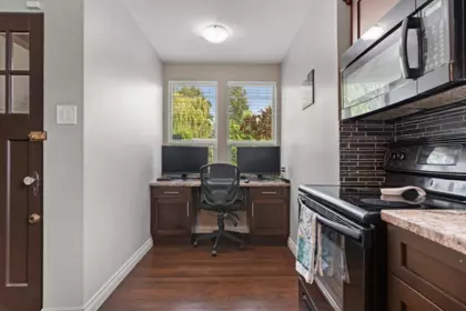 Breakfast Nook Photo of 45407 Wells Road, Chilliwack, BC