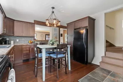 Kitchen Island Photo of 45407 Wells Road, Chilliwack, BC