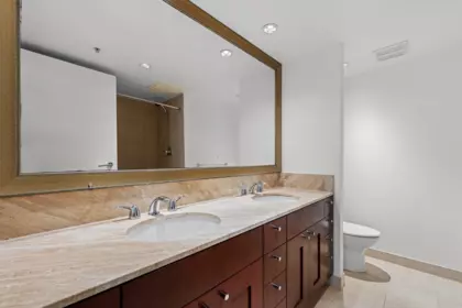 Entry Foyer Photo of 505 590 Nicola Street, Vancouver, BC