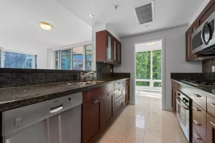 Kitchen Island Photo of 505 590 Nicola Street, Vancouver, BC