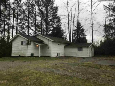 8667 Dewdney Trunk Road, Mission, BC, Mission — Single Family Residence for sale