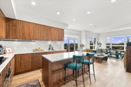 602 2550 Garden Drive, Vancouver, BC