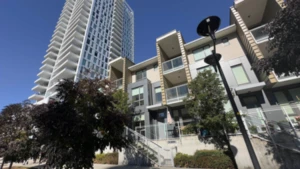 4 8599 River District Crossing, Vancouver, BC