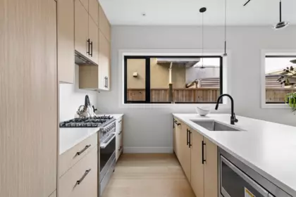 Living Room Photo of 3 2017 E 23rd Avenue, Vancouver, BC