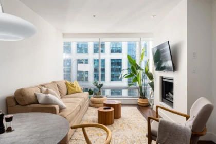 2704 1111 Alberni Street, Vancouver, BC, Vancouver — Apartment/Condo for sale
