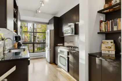 3742 Commercial Street, Vancouver, BC, Vancouver — Townhouse for sale