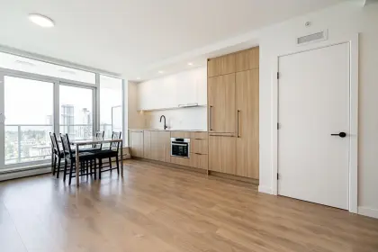 2710 13685 102 Avenue, Surrey, BC, Surrey — Apartment/Condo for sale