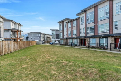 125 8413 Midtown Way, Chilliwack, BC, Chilliwack — Townhouse for sale