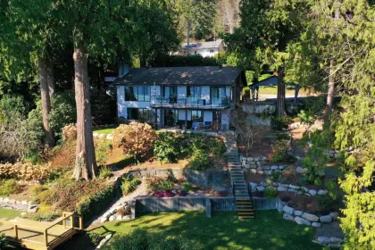 1154 Marine Drive, Gibsons, BC, Gibsons — Single Family Residence for sale