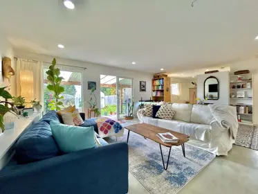 855 O'shea Road, Gibsons, BC, Gibsons — Single Family Residence for sale