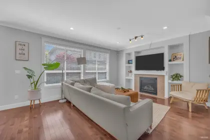 18278 67a Avenue, Surrey, BC, Surrey — Single Family Residence for sale