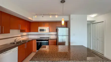1004 2225 Holdom Avenue, Burnaby, BC, Burnaby — Apartment/Condo for sale