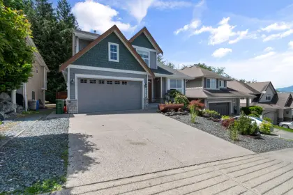 5547 Thom Creek Drive, Chilliwack, BC, Chilliwack — Single Family Residence for sale