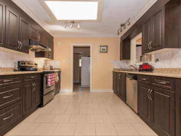 17242 24 Avenue, Surrey, BC, Surrey — Single Family Residence for sale