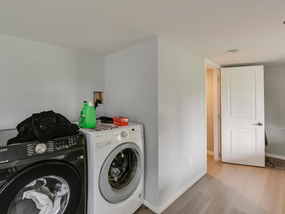 Breakfast Nook Photo of 35684 Moore Avenue, Mission, BC