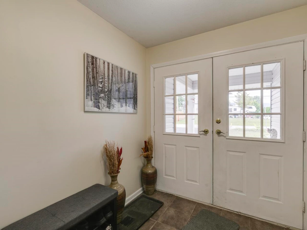 Living Room Photo of 35684 Moore Avenue, Mission, BC