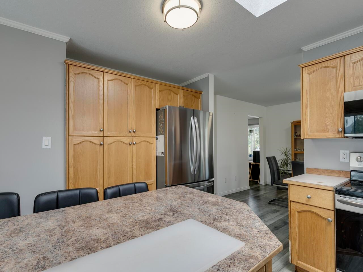 Mudroom Photo of 35684 Moore Avenue, Mission, BC