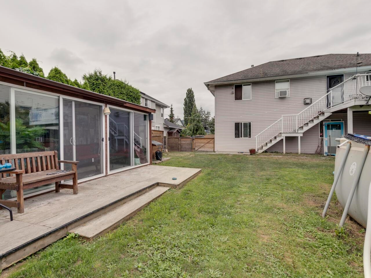Outdoor Kitchen Photo of 35684 Moore Avenue, Mission, BC
