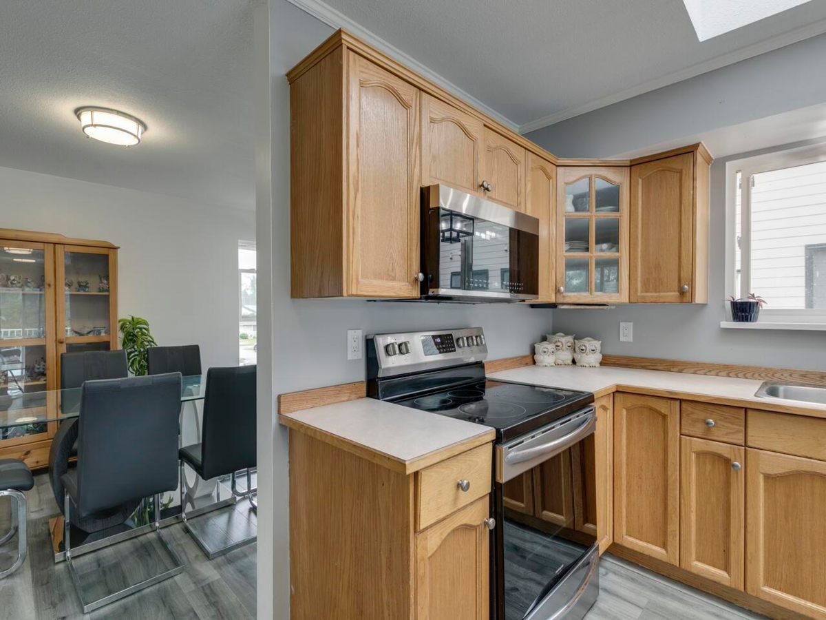 Powder Room Photo of 35684 Moore Avenue, Mission, BC