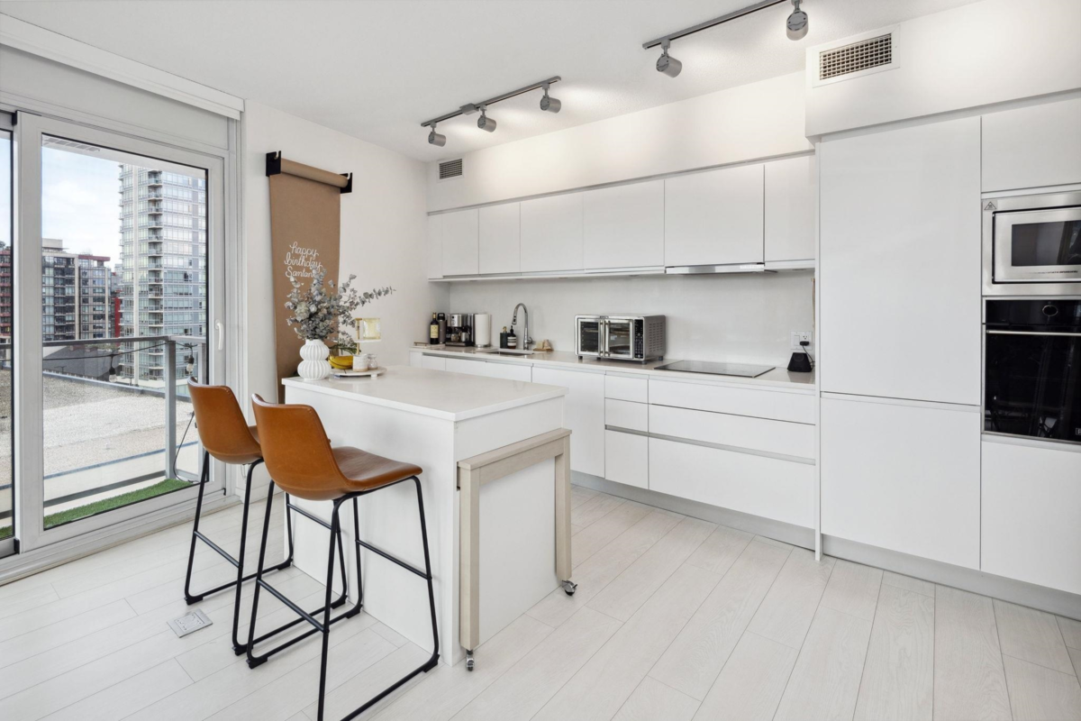 Dining Area Photo of 802 180 E 2nd Avenue, Vancouver, BC