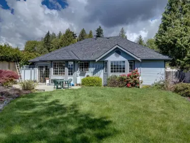 817 O'shea Road, Gibsons, BC, Gibsons — Single Family Residence for sale