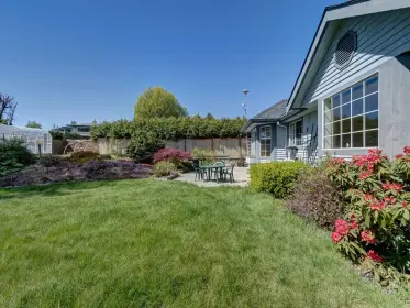 817 O'shea Road, Gibsons, BC, Gibsons — Single Family Residence for sale