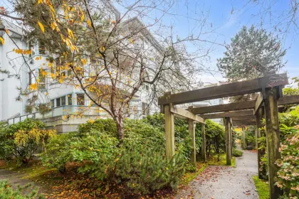 305 8680 Lansdowne Road, Richmond, BC, Richmond — Apartment/Condo for sale