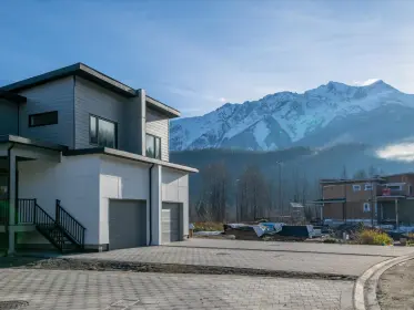 1007 Phare Crescent, Pemberton, BC, Pemberton — Single Family Residence for sale