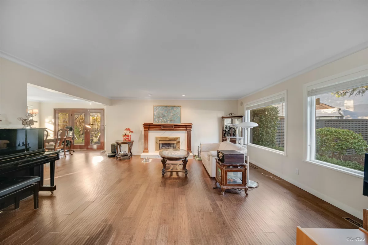 Breakfast Nook Photo of 9111 Maskall Drive, Richmond, BC