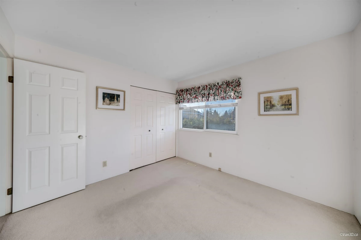 Garage Interior Photo of 9111 Maskall Drive, Richmond, BC