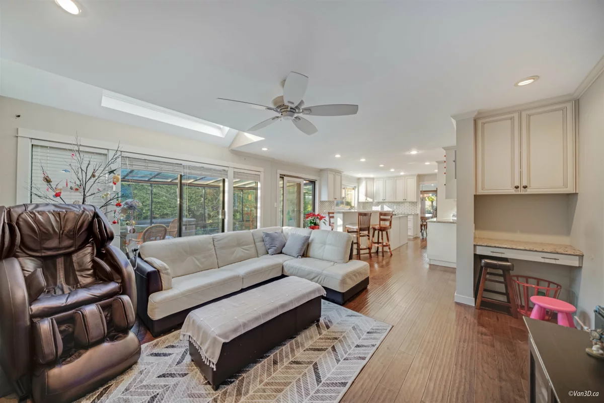 Walk-In Closet Photo of 9111 Maskall Drive, Richmond, BC