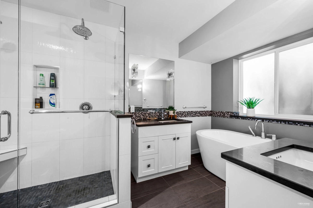 Basement Recreation Room Photo of 163 101 Parkside Drive, Port Moody, BC