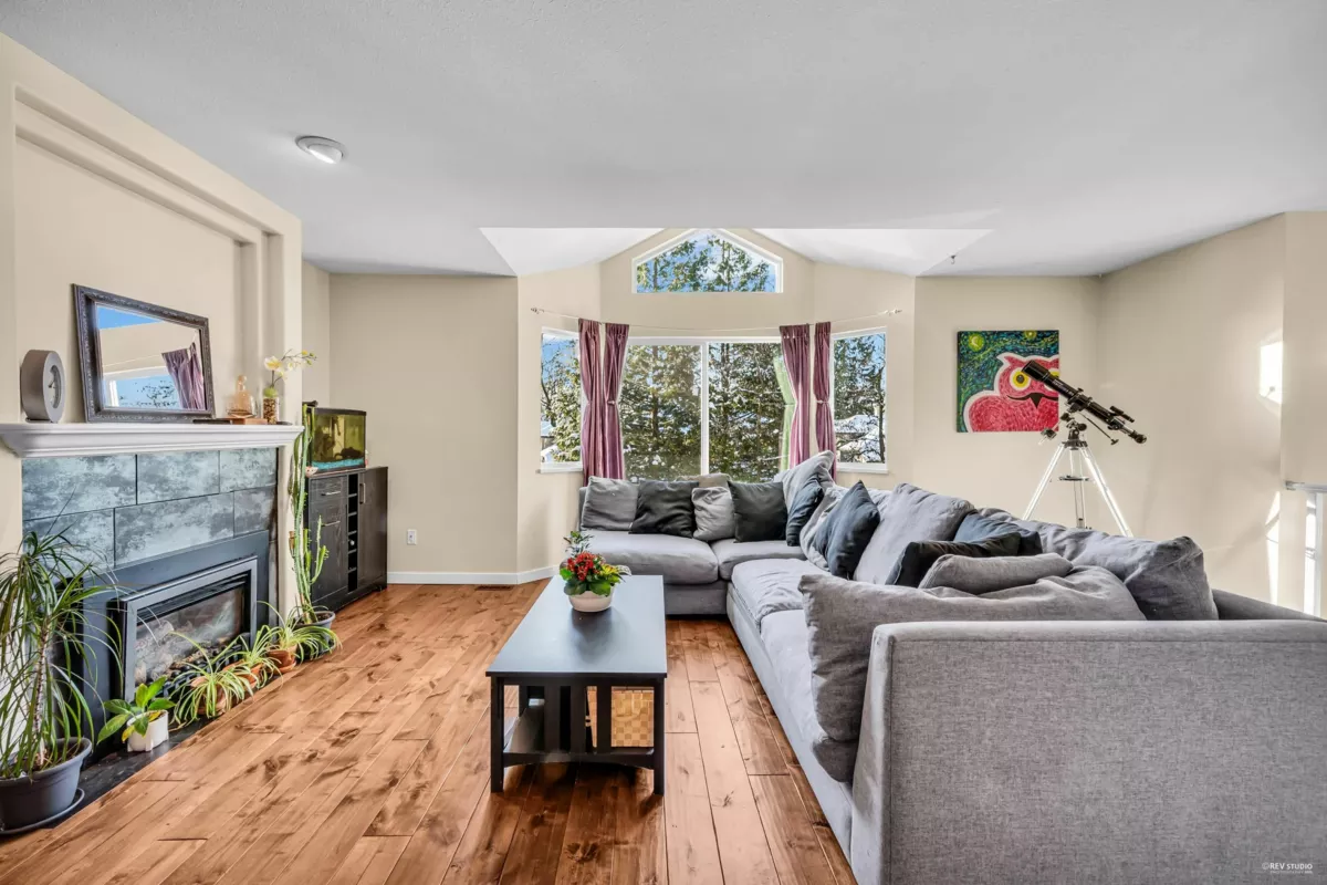 Dining Area Photo of 163 101 Parkside Drive, Port Moody, BC