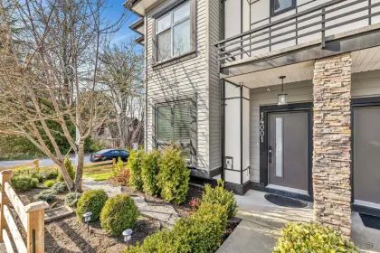 14001 60 Avenue, Surrey, BC, Surrey — Half Duplex for sale