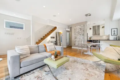 223 E 18th Street, North Vancouver, BC, North vancouver — Half Duplex for sale