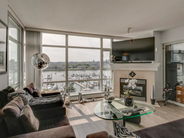 802 1199 Marinaside Crescent, Vancouver, BC, Vancouver — Apartment/Condo for sale