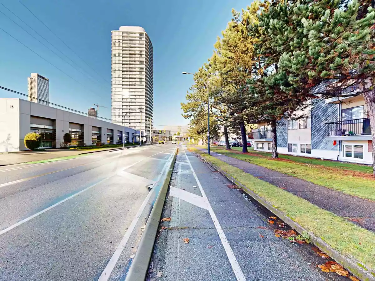 Backyard Photo of 2708 13685 102 Avenue, Surrey, BC