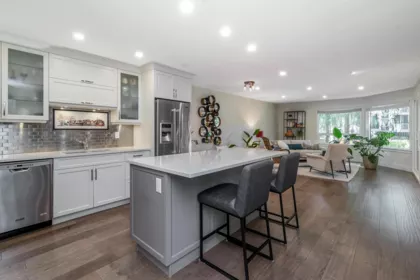 614 1350 Vidal Street, White Rock, BC, White Rock — Apartment/Condo for sale