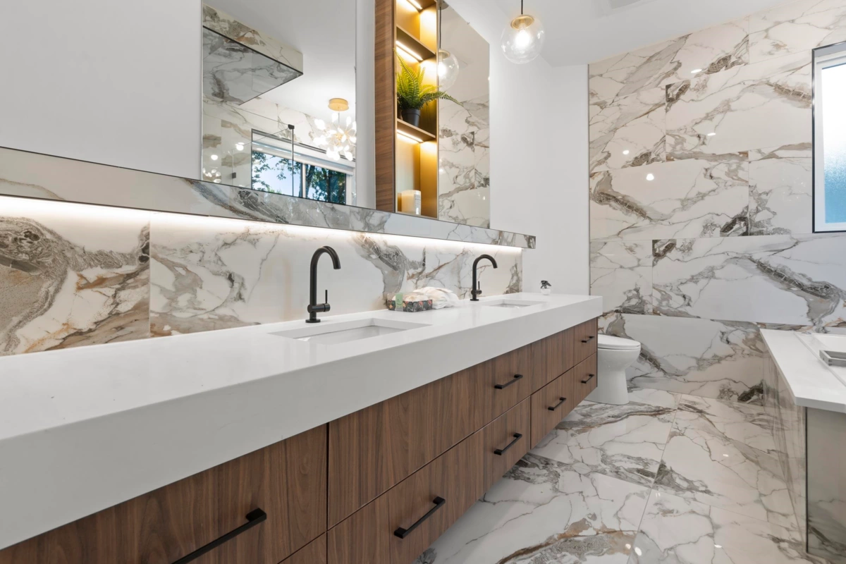 Powder Room Photo of 10033 173a Street, Surrey, BC