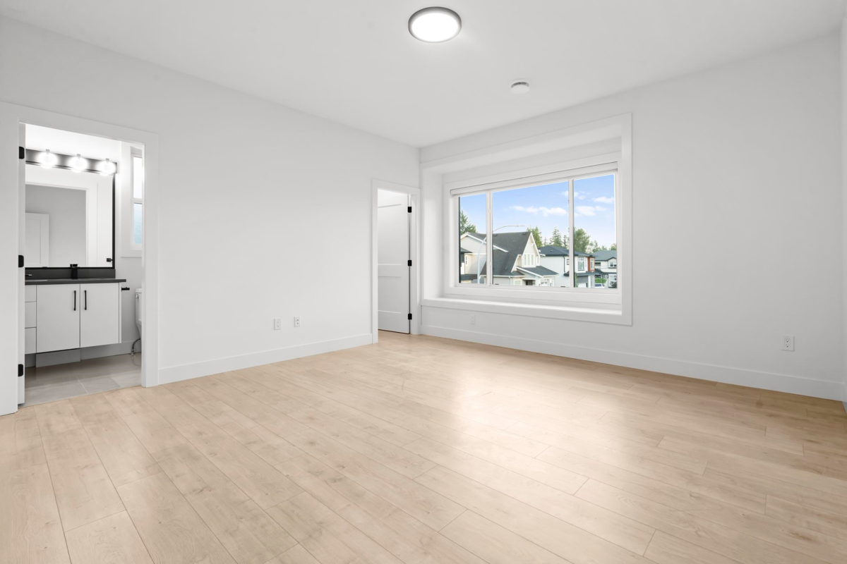 Swimming Pool Photo of 10033 173a Street, Surrey, BC