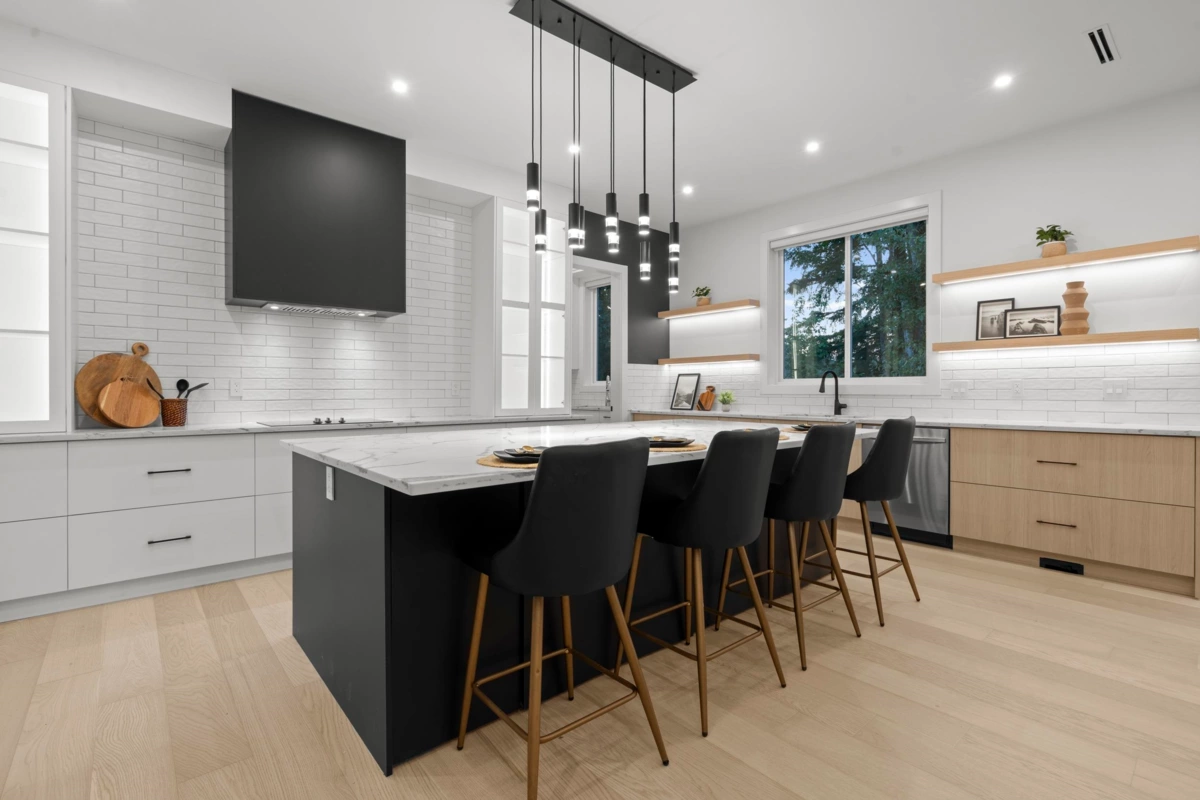 Walk-In Closet Photo of 10033 173a Street, Surrey, BC