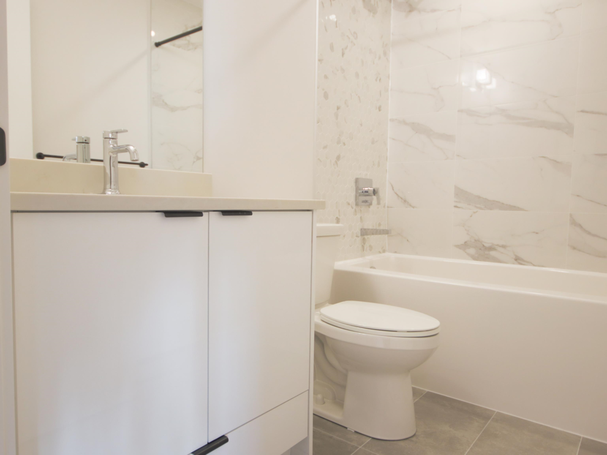 Living Room Photo of 501 11655 Fraser Street, Maple Ridge, BC