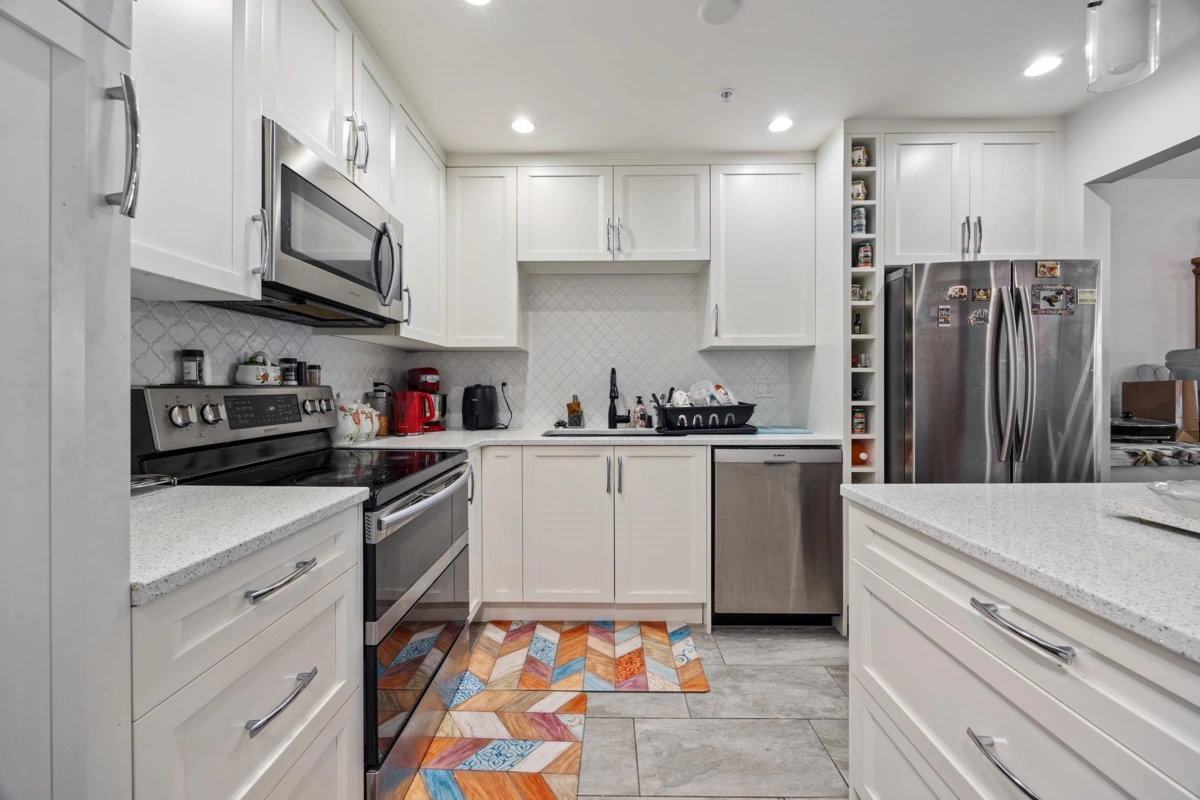 Breakfast Nook Photo of 208 15272 20 Avenue, Surrey, BC