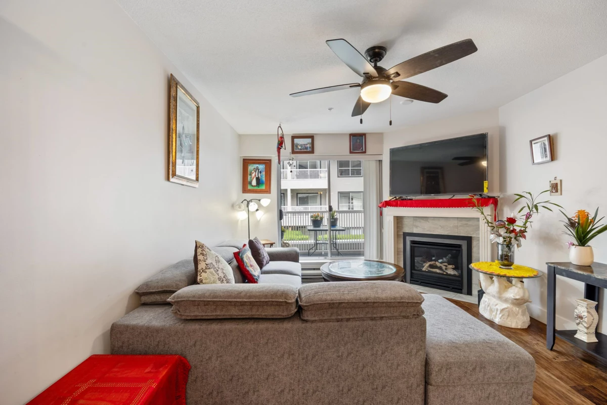 Living Room Photo of 208 15272 20 Avenue, Surrey, BC