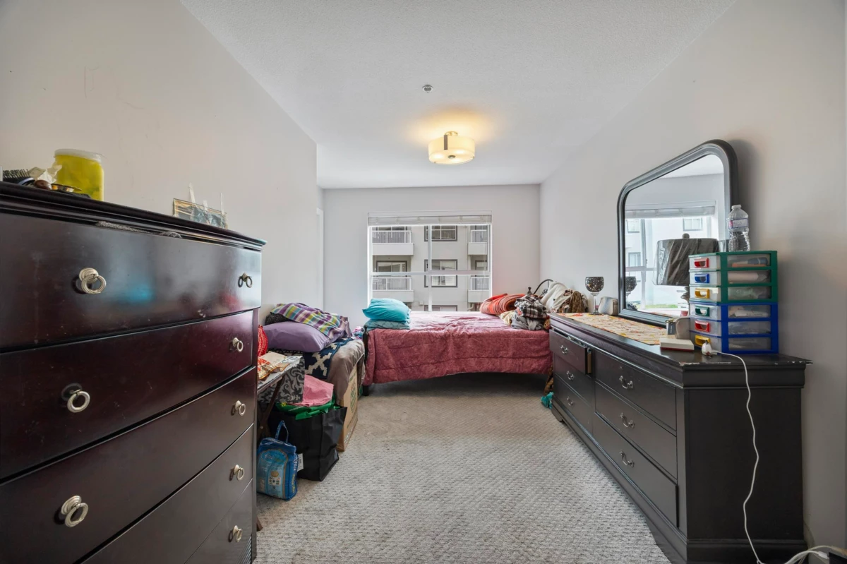 Primary Bathroom Photo of 208 15272 20 Avenue, Surrey, BC