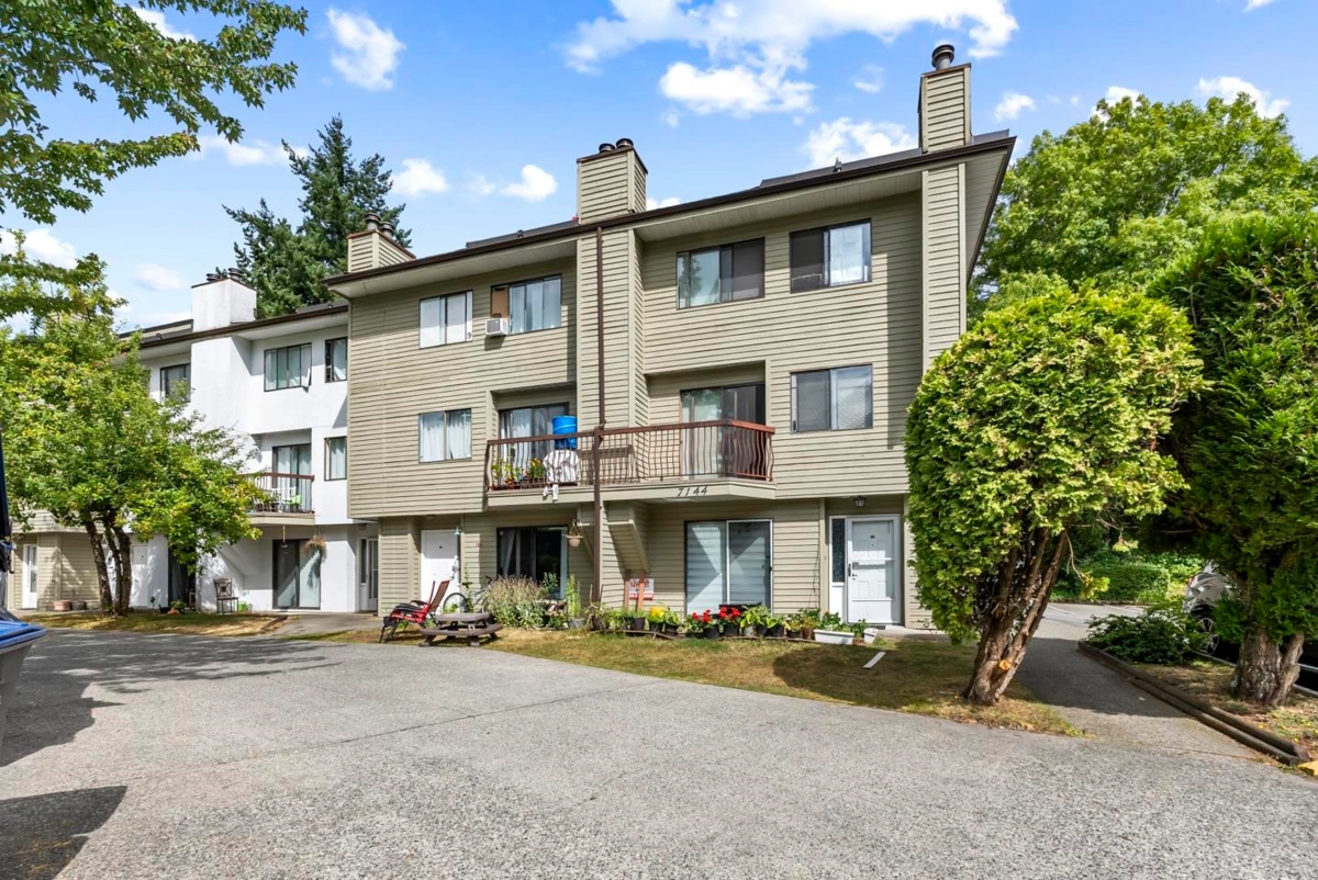 Exterior Front Photo of 207 7144 133b Street, Surrey, BC