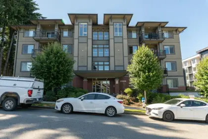 210 33898 Pine Street, Abbotsford, BC, Abbotsford — Apartment/Condo for sale