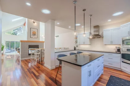 Kitchen Island Photo of 6323 Oracle Road, Sechelt, BC