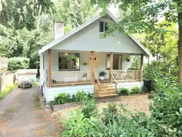 1706 Deep Cove Road, North Vancouver, BC, North Vancouver — Single Family Residence for sale