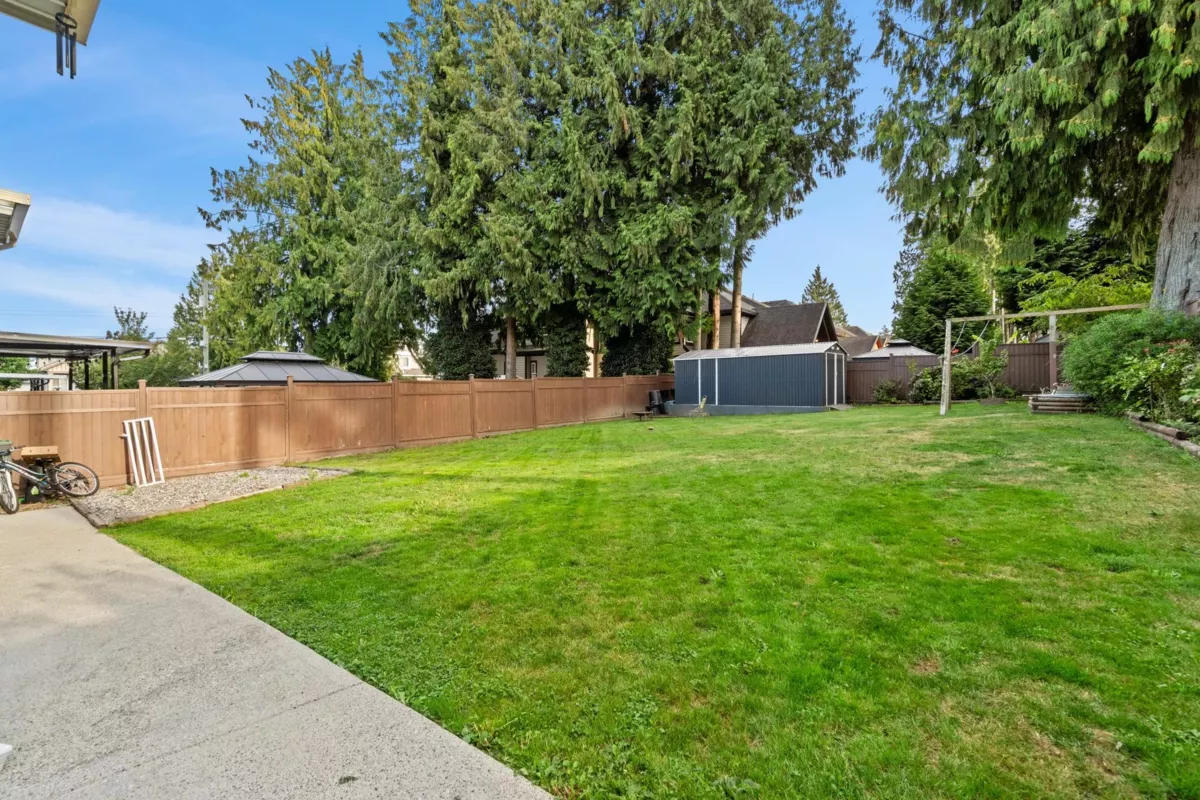 Breakfast Nook Photo of 14788 74 Avenue, Surrey, BC